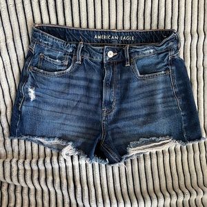 AMERICAN EAGLE tomgirl jean shorts dark wash 8